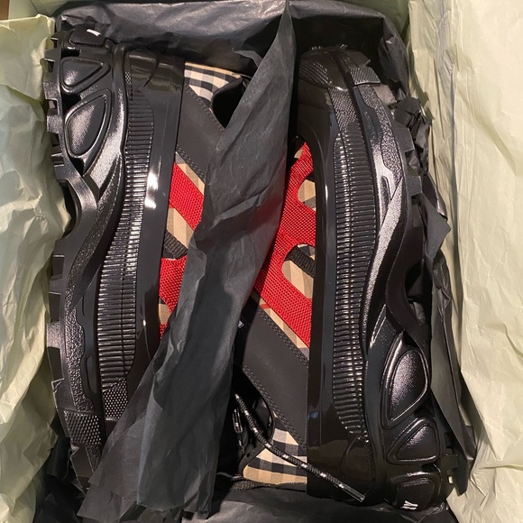 Burberry Shoes - Picture 3 of 6